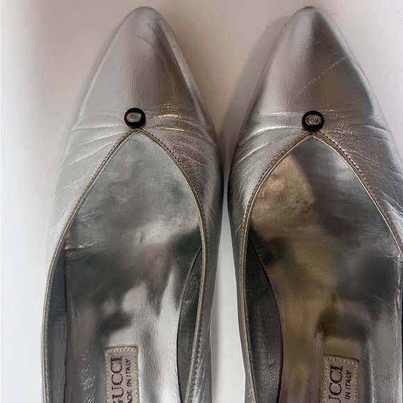 Vintage Metallic Gucci Silver Kitten Heels - Picture 8 of 9